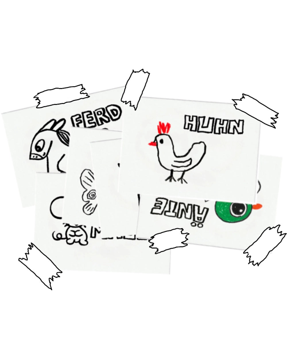 Mehrere handgezeichnete Tierillustrationen auf weißen Karten, die leicht überlappend angeordnet und mit gezeichnetem Klebeband fixiert sind. Auf den Karten sind Tiere wie ein Huhn mit rotem Kamm, ein Pferd, ein Fisch und ein Hund zu sehen. Jede Karte zeigt den Tiernamen in großen, schwarzen Buchstaben über der Zeichnung.